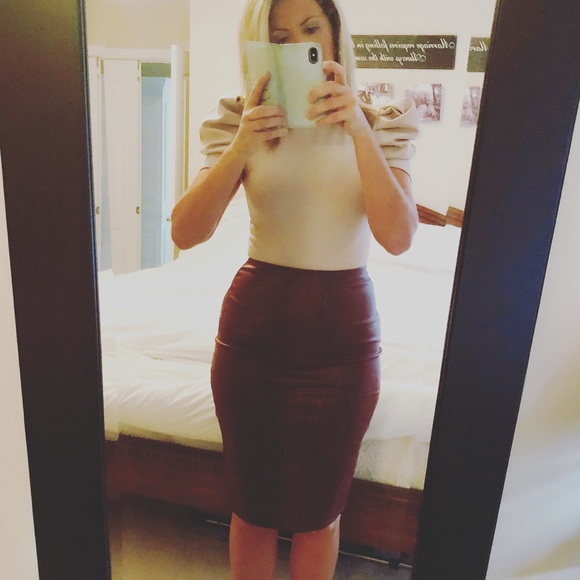 Taupe Short Puff Sleeve Bodysuit - Picture 4 of 5